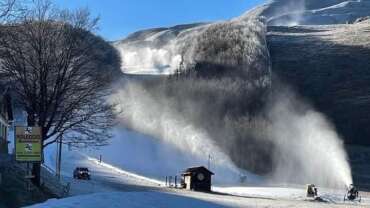 Al lavoro per preparare le piste. Apertura prevista sabato 14 dicembre